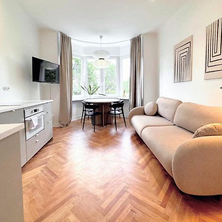شقة Warsaw Concierge Wiatraczna المظهر الخارجي الصورة